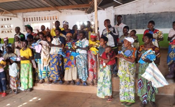 Comida solidaria en Murore (Burundi). Organizado por la asociación Dufatanemunda ACLF Aljucer.